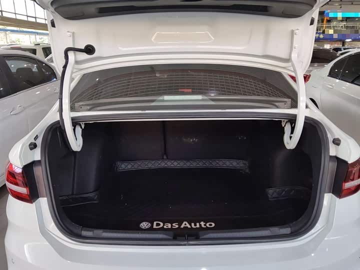 Фото 19 - Volkswagen Lavida