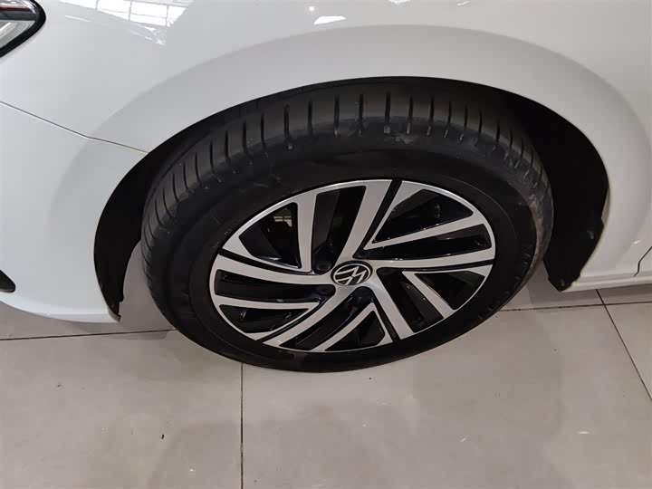 Фото 23 - Volkswagen Lavida