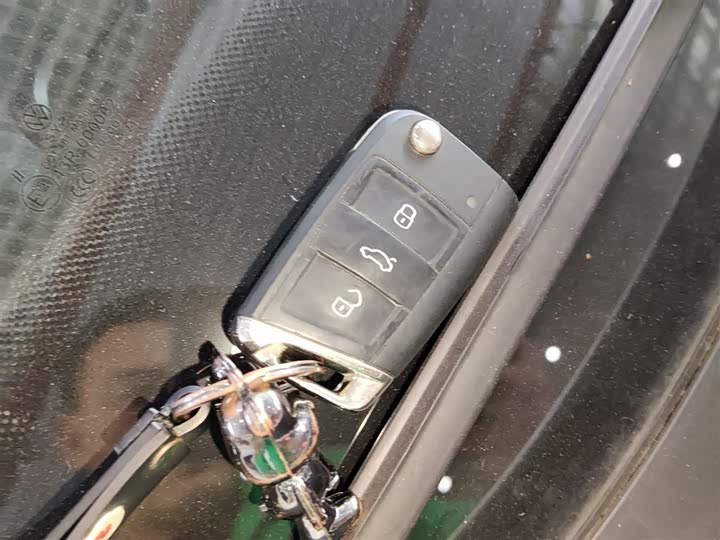 Фото 9 - Volkswagen Lavida