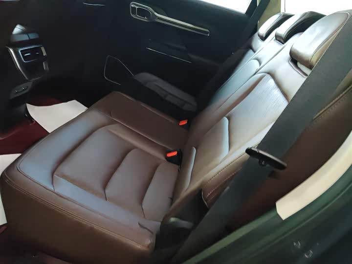 Фото 17 - Geely Okavango