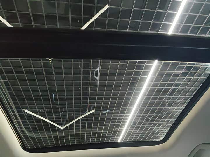 Фото 18 - Geely Okavango