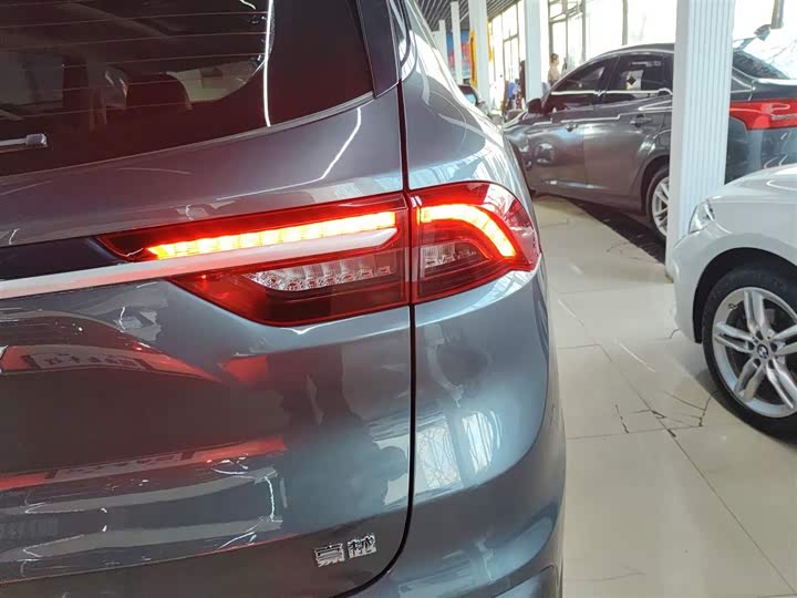 Фото 8 - Geely Okavango