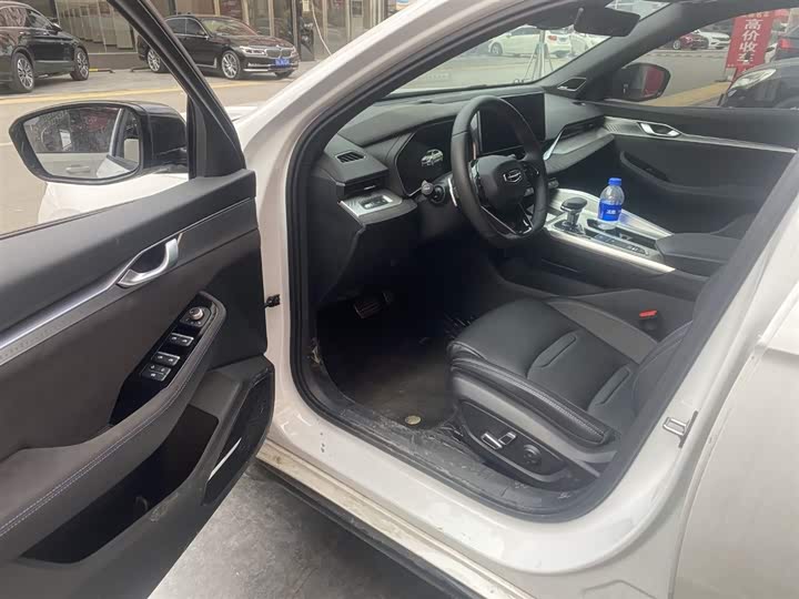 Фото 4 - Geely Preface