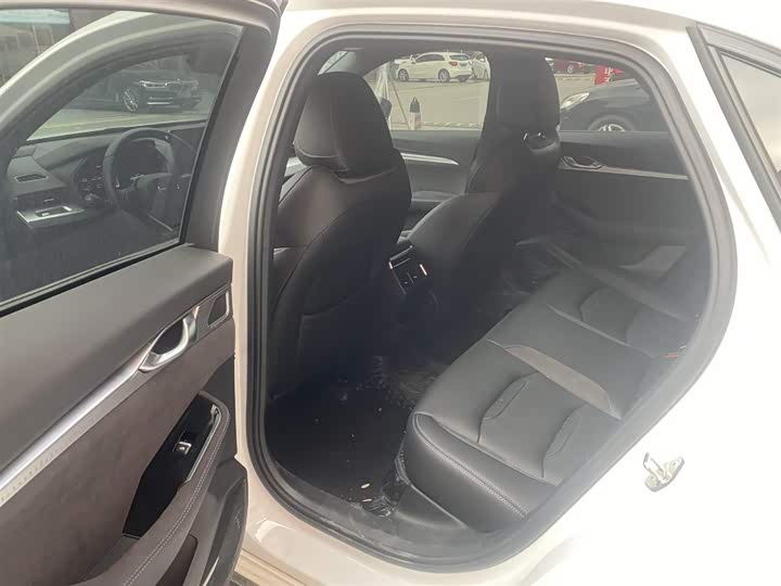 Фото 5 - Geely Preface