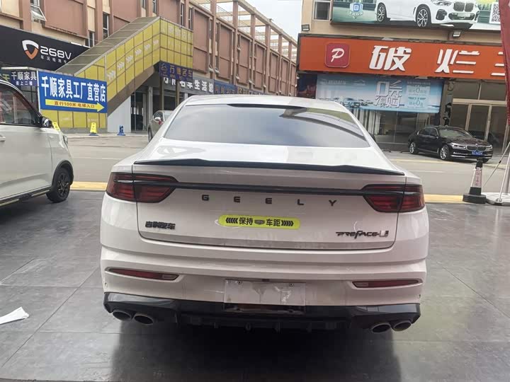 Фото 8 - Geely Preface