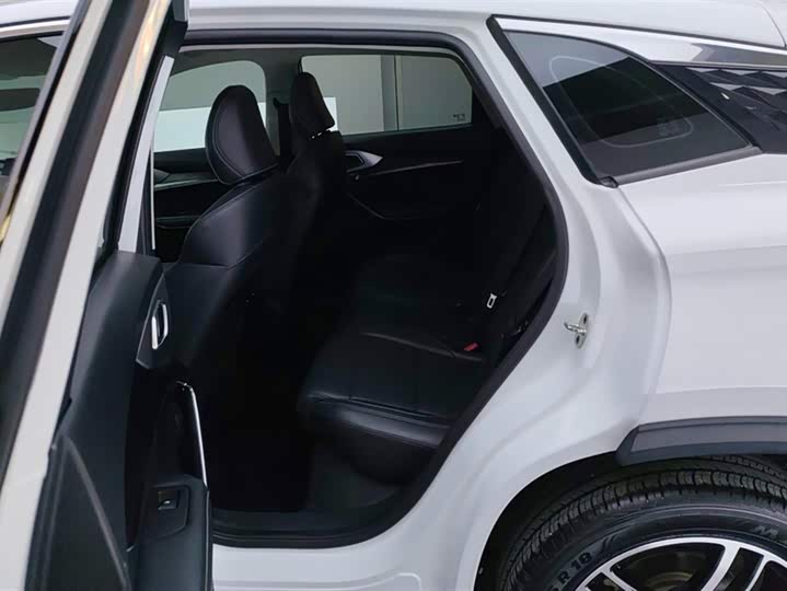 Фото 11 - MG Motor One