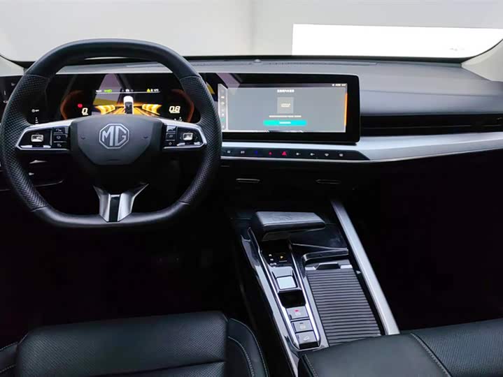 Фото 12 - MG Motor One