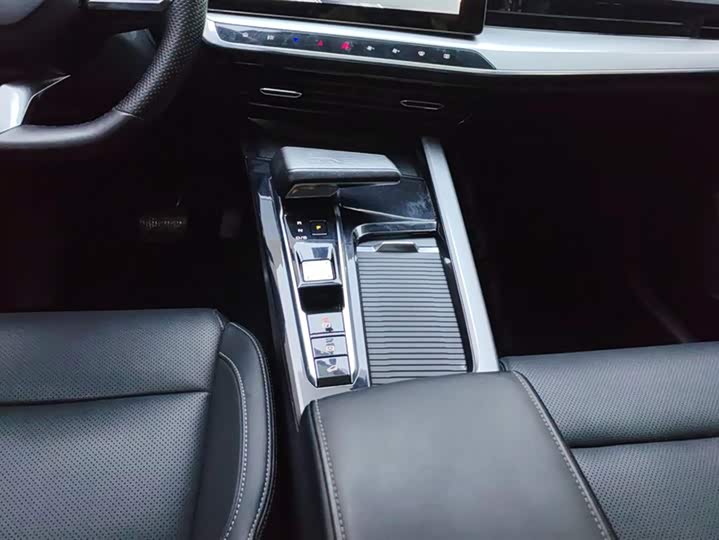 Фото 16 - MG Motor One