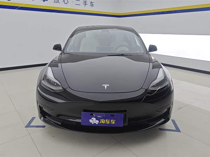 Фото 2 - Tesla Model 3