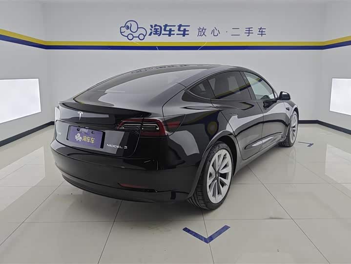 Фото 3 - Tesla Model 3