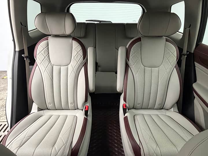 Фото 11 - Ford Equator