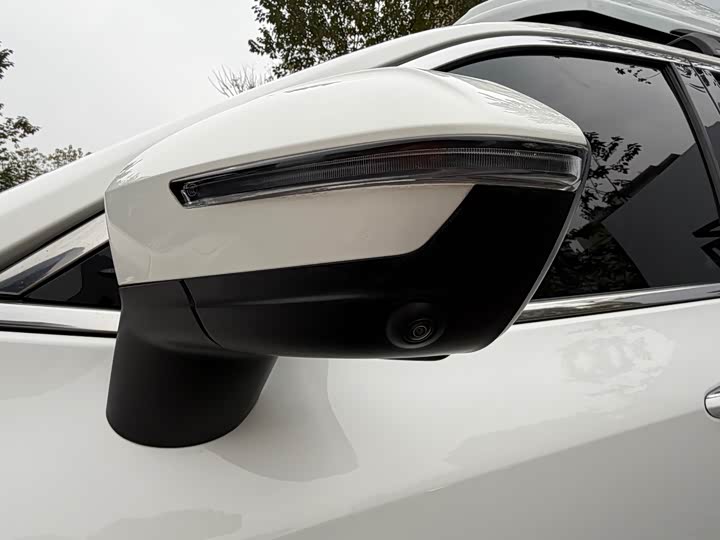 Фото 17 - Ford Equator