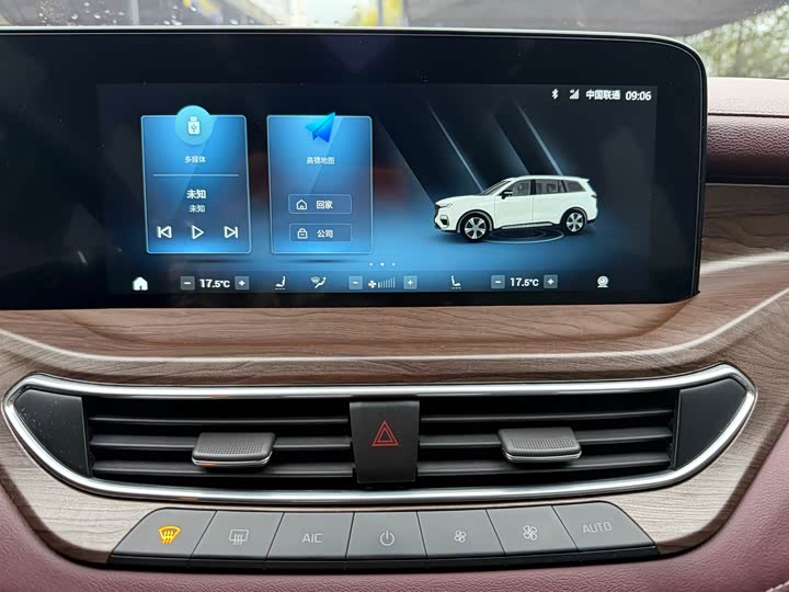 Фото 24 - Ford Equator