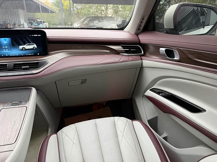 Фото 9 - Ford Equator