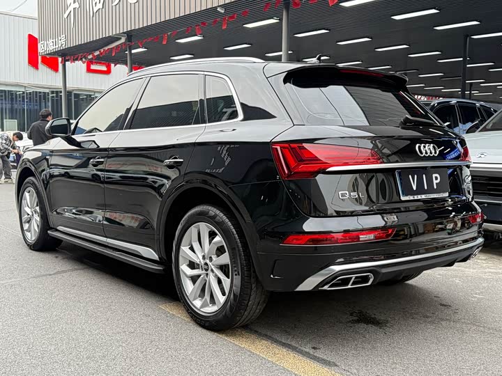 Фото 15 - Audi Q5L