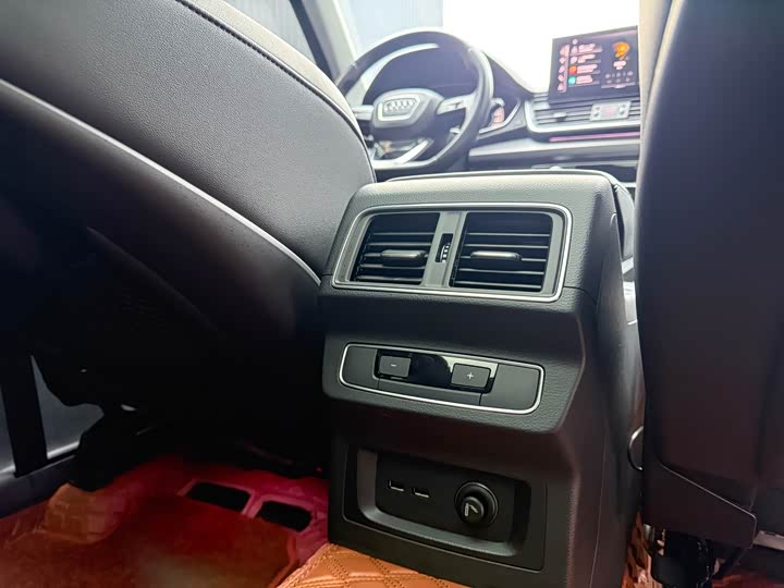 Фото 9 - Audi Q5L