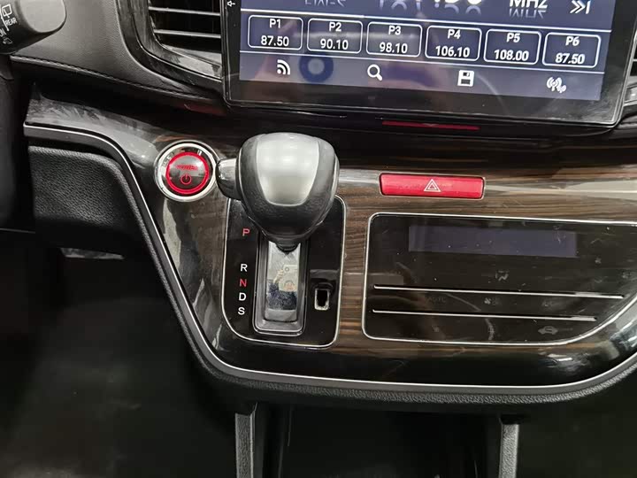 Фото 13 - Honda Odyssey