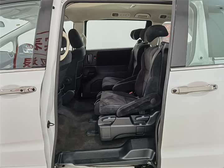 Фото 15 - Honda Odyssey