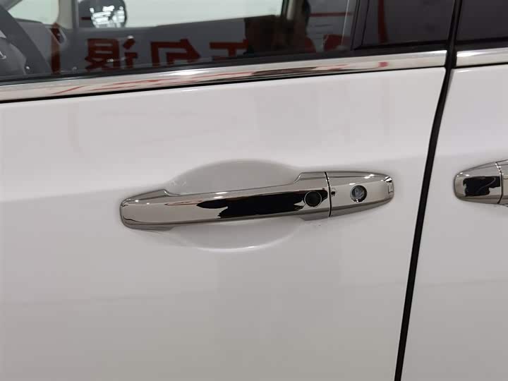 Фото 18 - Honda Odyssey