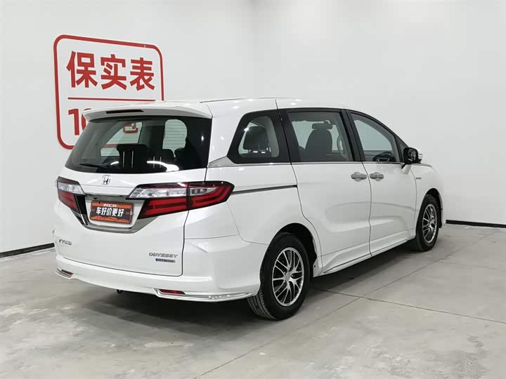 Фото 2 - Honda Odyssey