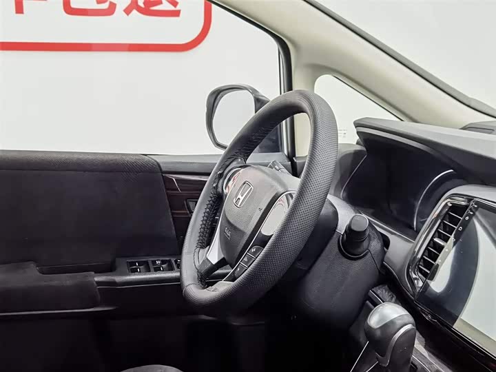 Фото 22 - Honda Odyssey