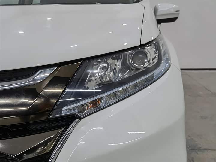 Фото 7 - Honda Odyssey