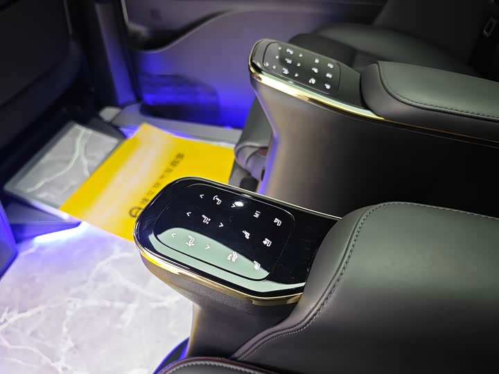 Фото 10 - GAC Trumpchi M8