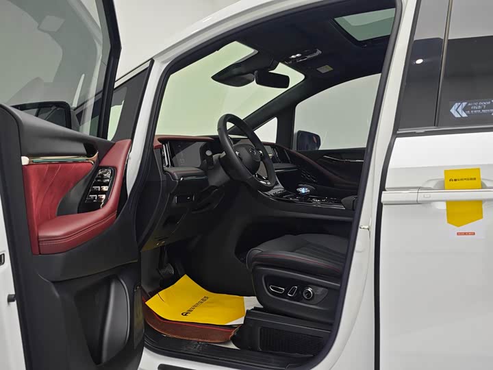 Фото 29 - GAC Trumpchi M8