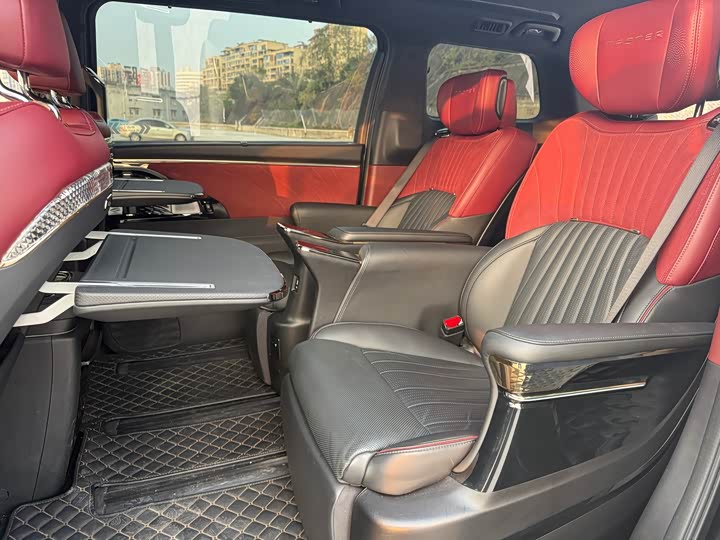 Фото 10 - GAC Trumpchi M8