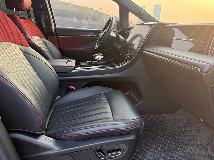 Фото 22 - GAC Trumpchi M8