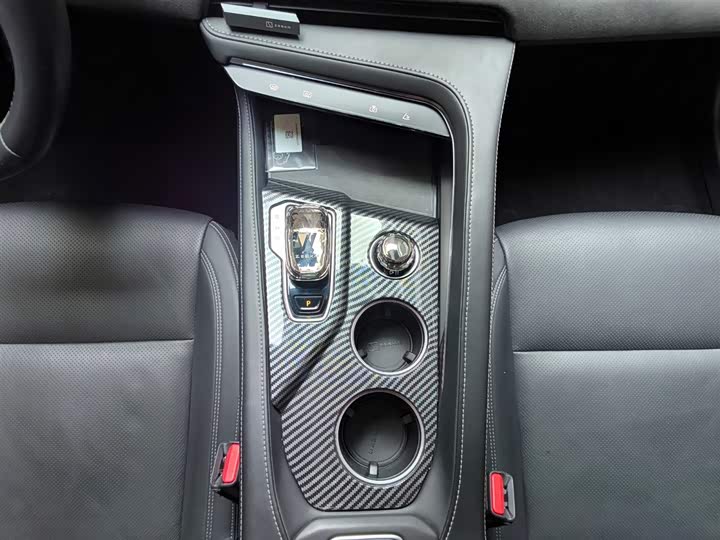 Фото 15 - Zeekr 001