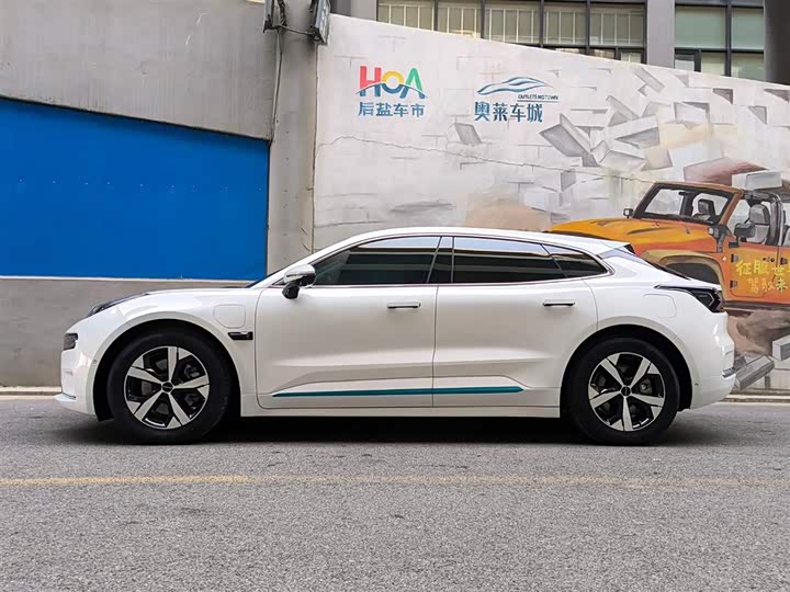 Фото 3 - Zeekr 001