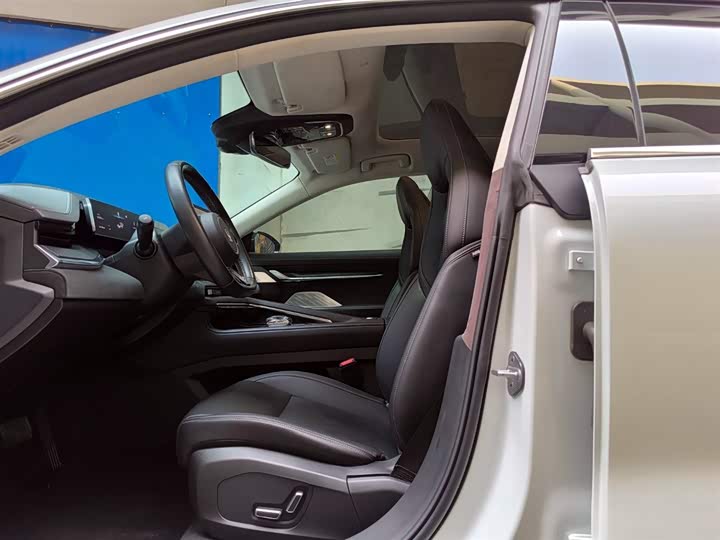 Фото 9 - Zeekr 001