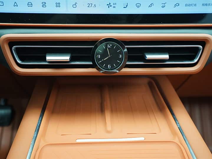 Фото 10 - LiXiang L8