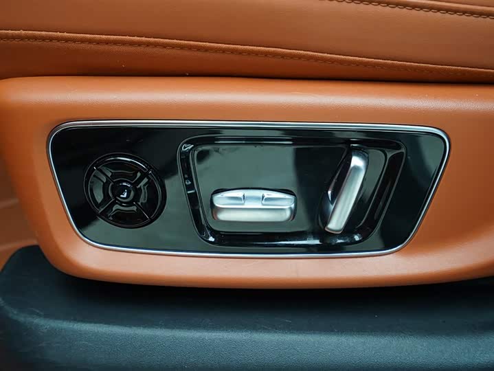 Фото 6 - LiXiang L8