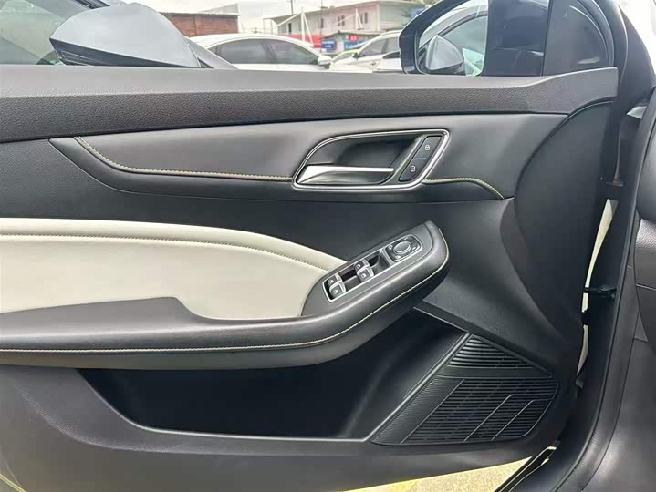 Фото 11 - MG Motor 6