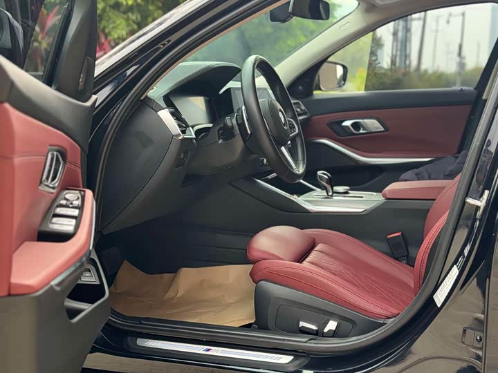 Фото 17 - BMW 3 Series