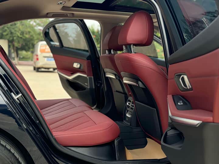 Фото 19 - BMW 3 Series