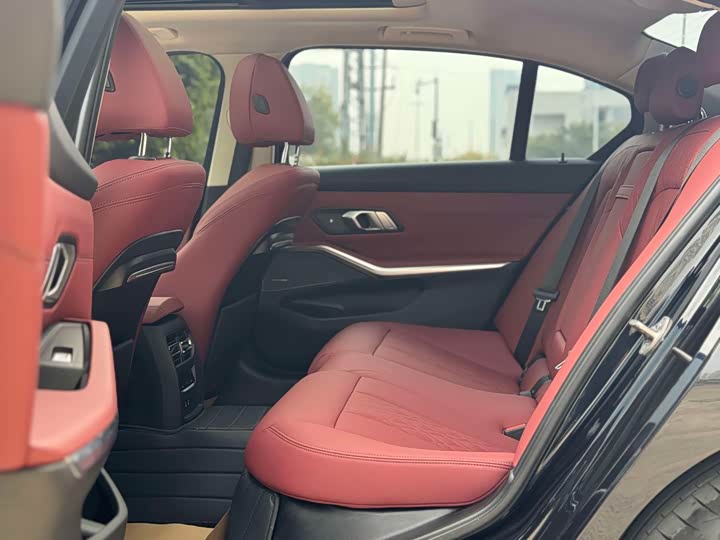 Фото 21 - BMW 3 Series