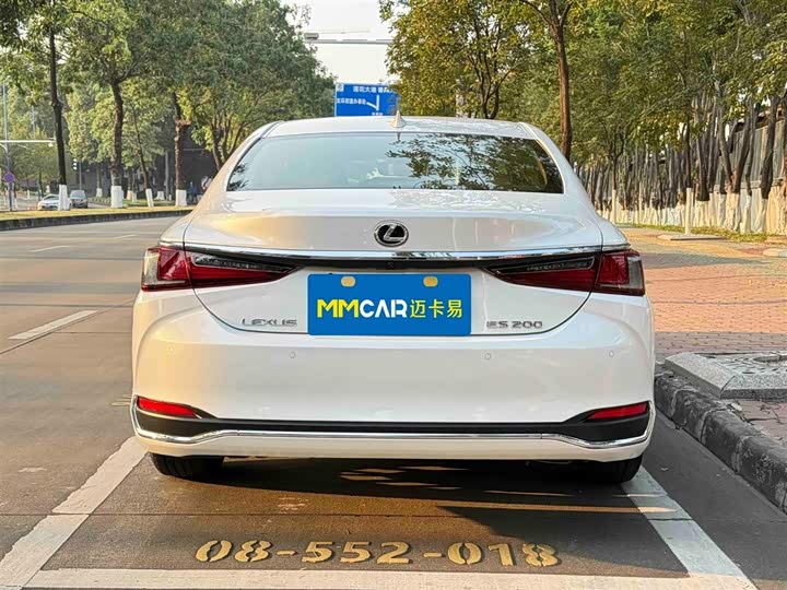 Фото 5 - Lexus ES