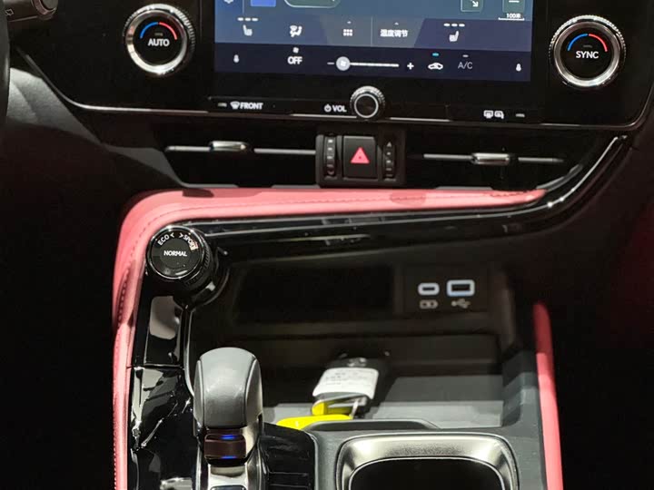 Фото 17 - Lexus NX