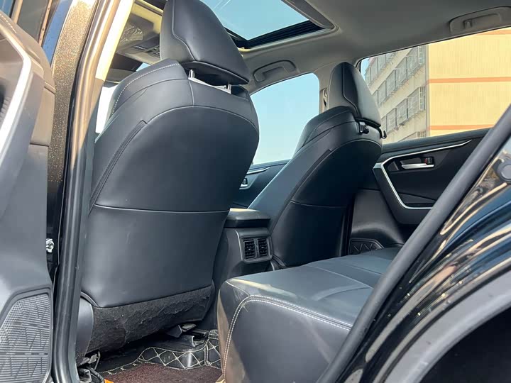 Фото 6 - Toyota Wildlander