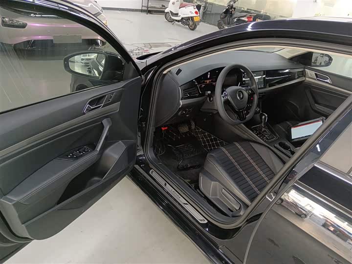 Фото 16 - Volkswagen Lavida