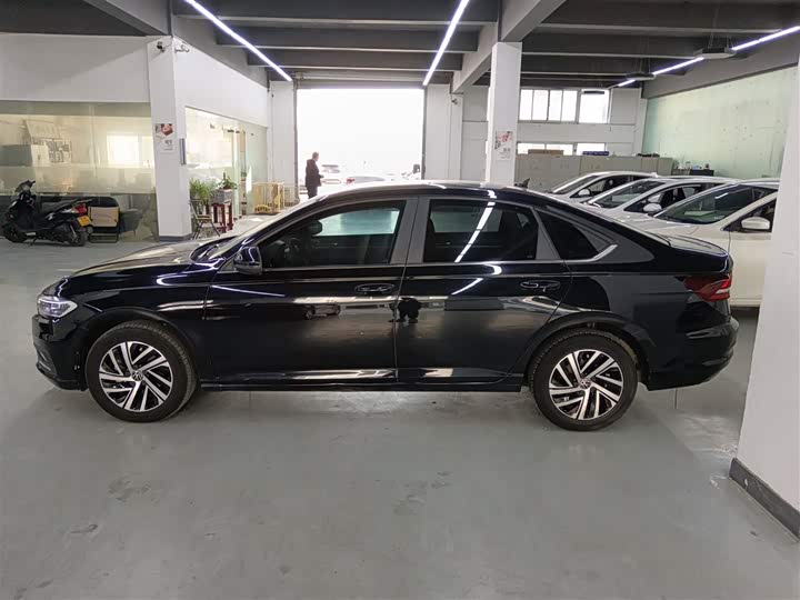 Фото 5 - Volkswagen Lavida