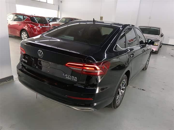 Фото 7 - Volkswagen Lavida