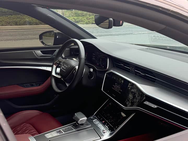 Фото 12 - Audi A7L