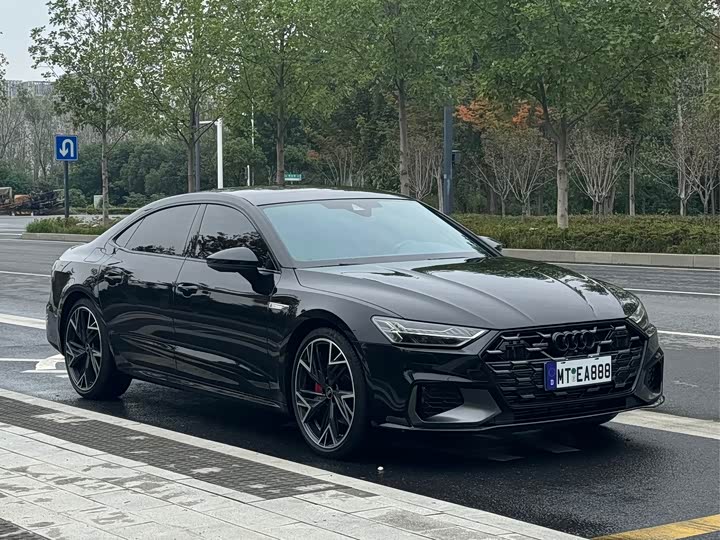 Фото 3 - Audi A7L