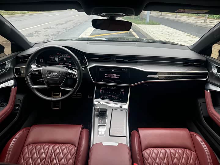 Фото 5 - Audi A7L