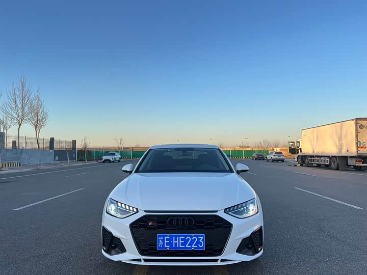 Фото 4 - Audi A4L