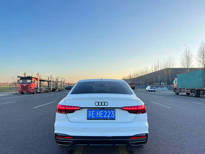 Фото 5 - Audi A4L